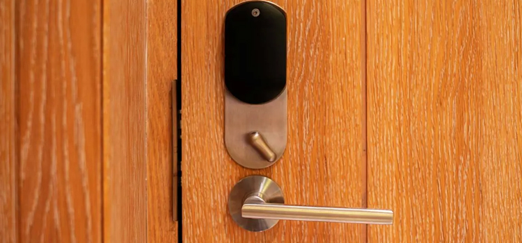 Automatic Locking Door Knob Bonita